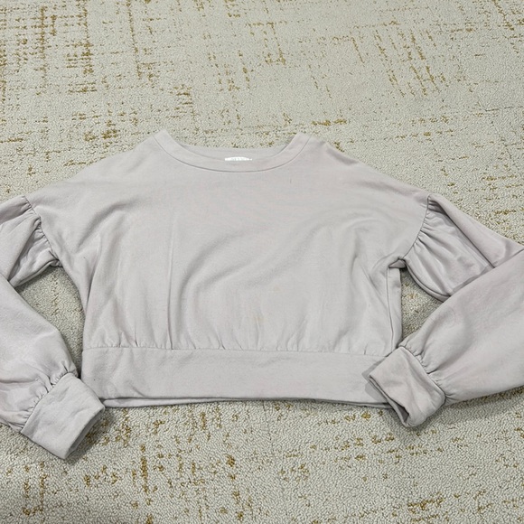 ABOUND CROPPED SWEATSHIRT - Picture 1 of 5
